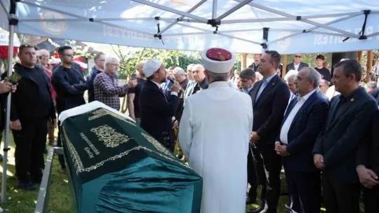 Özgür Özel, Kocaeli'de cenazeye katıldı