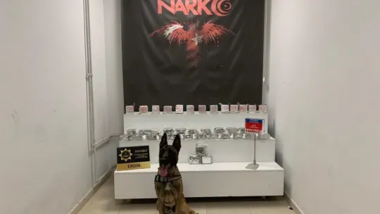 Paket paket eroini yakıt deposuna saklamışlar
