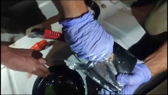 Paket paket eroini yakıt deposuna saklamışlar