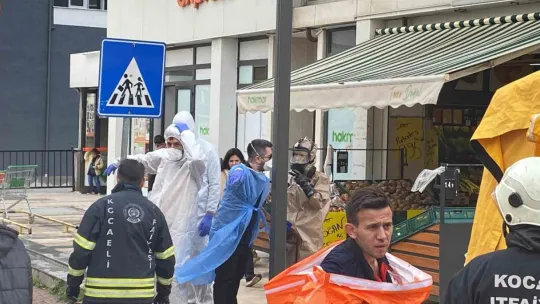 Paketten kimyasal sızdı, tüm ekipler seferber oldu