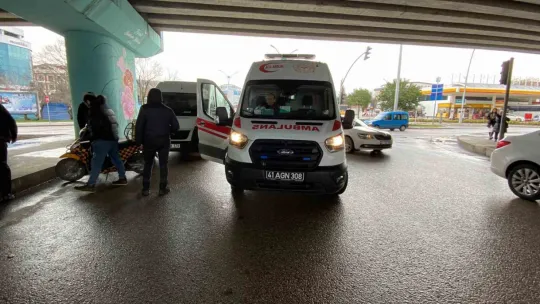 Panelvan ile motosiklet çarpıştı