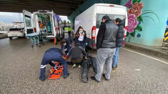 Panelvan ile motosiklet çarpıştı