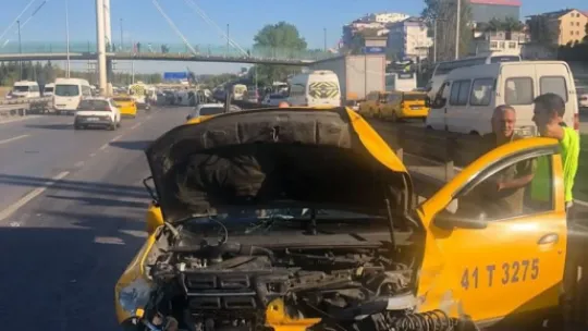 Paramparça olan araçlardan sağ çıktılar