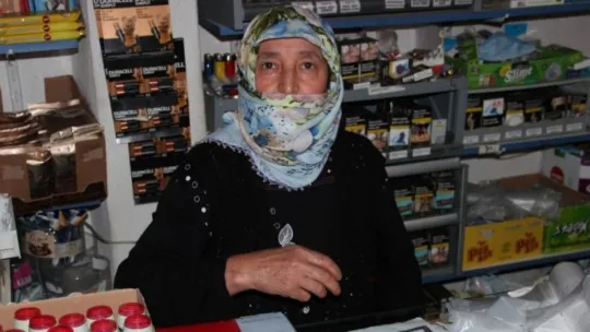 Parasını çalan hırsızları yakalayan yaşlı kadın konuştu