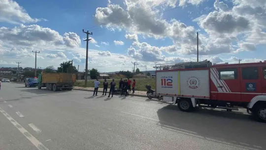 Kamyona çarpan motosikletli yaralandı