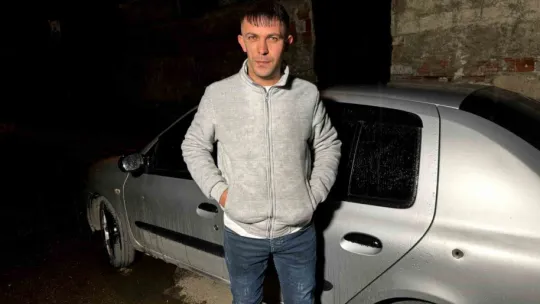 Park halindeki otomobili kurşunlandılar