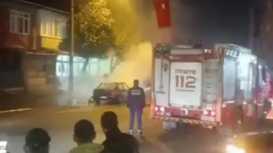 Park halindeki otomobil yandı