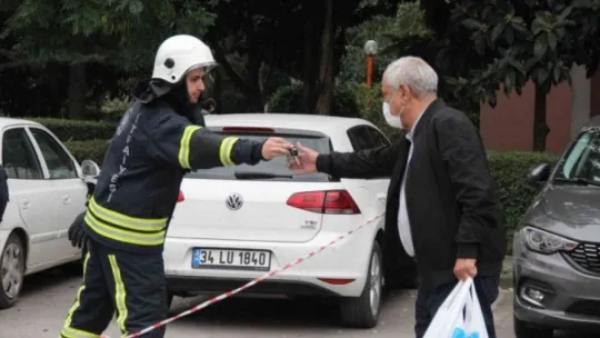 Park halindeki otomobilden sızan gaz korkuttu