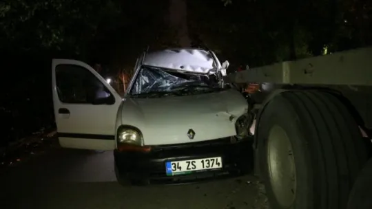 Park halindeki tıra çarptı: 1 ağır yaralı!
