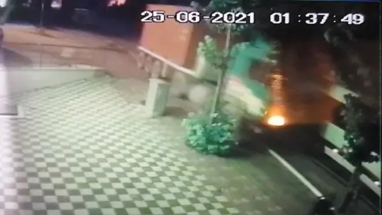 Park halindeyken freni boşalan tır 6 aracı böyle biçti
