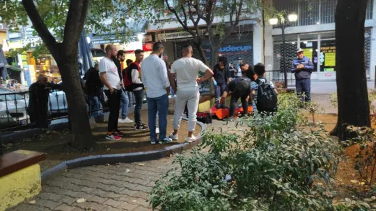 Parkta yere yığılan şahıs ekipleri harekete geçirdi