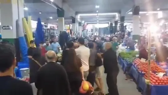 Pazarcı esnafı tarafından kızının yanında darp edildi