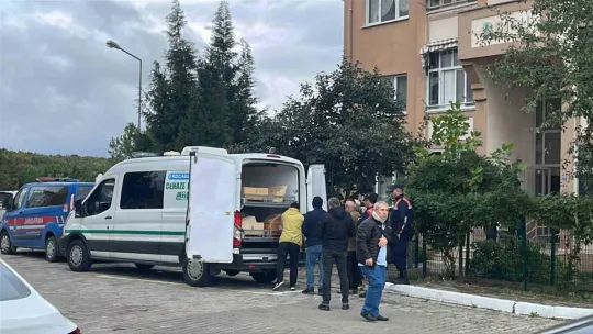 Pencereden düşen yaşlı adam hayatını kaybetti