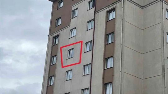 Pencereden düşen yaşlı adam hayatını kaybetti