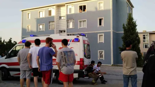 İstanbul'da iki sevgili oturdukları evi yaktı