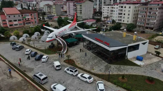 Pistten çıkan uçak pide salonu olarak hizmet vermeye başladı