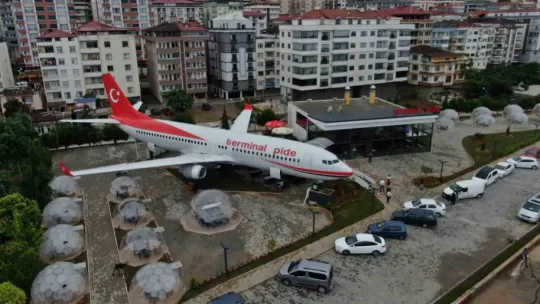 Pistten çıkan uçak pide salonu olarak hizmet vermeye başladı