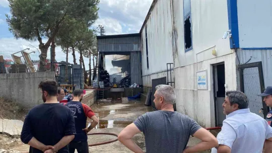 Fabrikada çıkan yangın söndürüldü