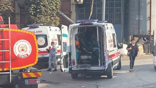 Plastik fabrikasında kimyasal tank patladı