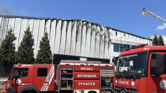 Plastik varil fabrikasında korkutan yangın