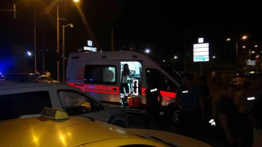 Polis aracına cip çarptı: 2 polis memuru yaralandı