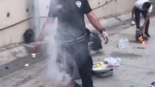 Polis, iftar saatinde yaptığı bu hareketiyle yürekleri ısıttı!