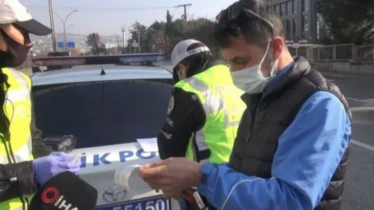 Polisi görünce aracı ile ters yönden kaçmaya çalıştı!