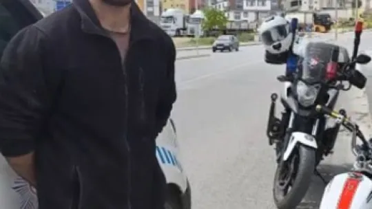 Polisi peşine takmıştı, özür diledi