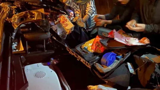 Polislerin içinde bulunduğu otomobil tıra çarptı: 1 ölü 2 yaralı
