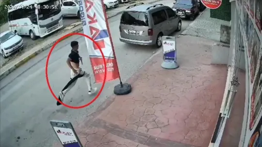 Pompalı tüfekli saldırı kamerada