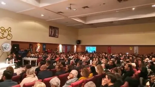 Prof. Dr. İlber Ortaylı'ya İzmit'te yoğun ilgi!