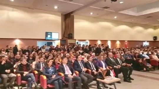 Prof. Dr. İlber Ortaylı'ya İzmit'te yoğun ilgi!