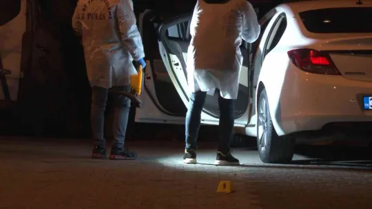 İstanbul'da pusu kurup otomobili kurşunladılar