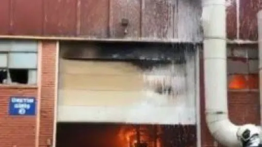 Raf fabrikasındaki yangın korkuttu