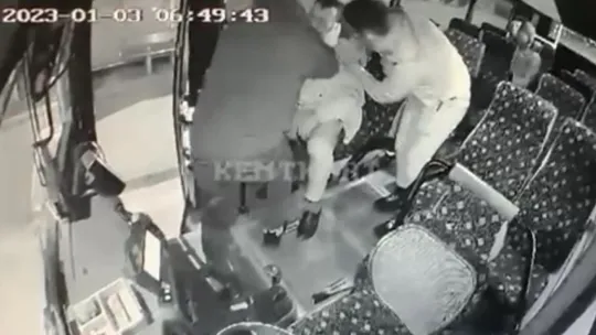 Yolcuyu 3 dakikada hastaneye yetiştirdi