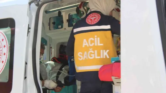 Rehabilitasyon merkezinin çatısında yangın çıktı, 1 işçi yaralandı