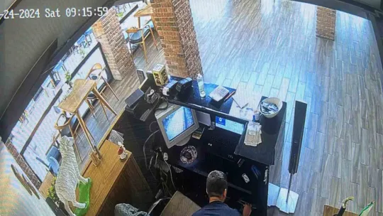 Restorana dadanan hırsız pes dedirtti: Bu cesaret ben de yok