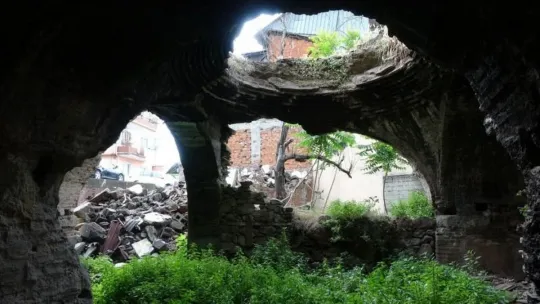 Roma döneminde İzmit'e su veren tarihi sarnıç kaderine terk edildi 