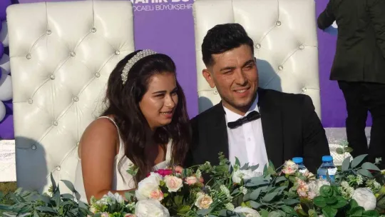 Roman çiftler toplu nikah töreniyle dünya evine girdi