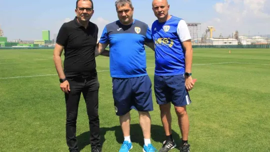 Petrolul Ploieşti, hazırlıklarını Kocaeli'de sürdürüyor