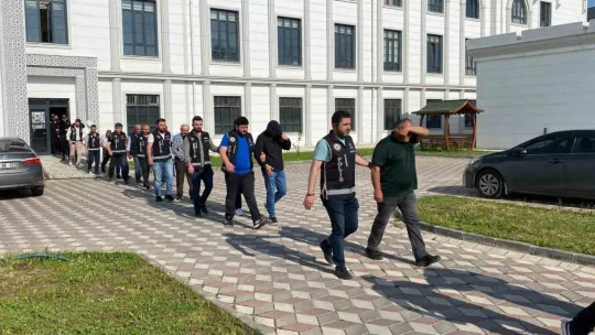 Rüşvet ve dolandırıcılık suçlarından yakalanmışlardı: 18 kişi adliyede