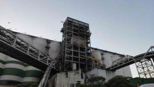 Rusya'dan gelen gemiden tahıl indirilirken patlama meydana gelmiş
