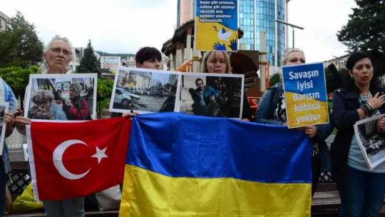 Füze saldırısına Ukraynalılar Kocaeli'de tepki gösterdi