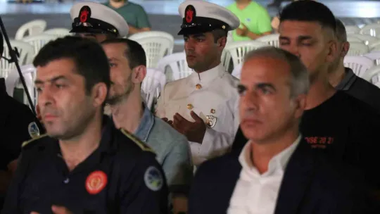 Saatler 03.02'de eller semaya açıldı