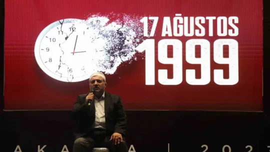 Saatler 03.02'de eller semaya açıldı