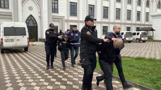 Sadece gözleri gözüküyordu, çetenin düğümünü polis çözdü