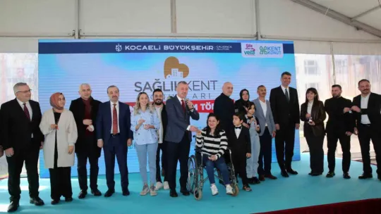 Sağlık çalışanları konutlarına kavuştu