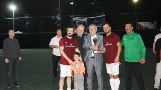 Sağlık çalışanları turnuvada ter döktü