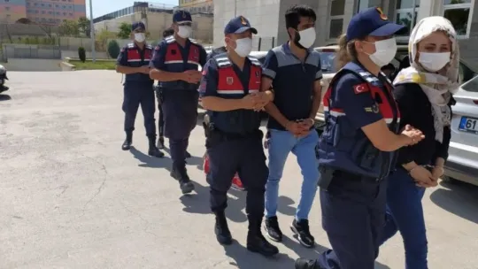 Sahte 67 bin 500 doları ile yakalanan 4 kişi adliyeye sevk edildi