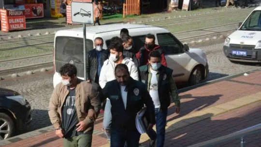 Sahte reçete düzenleyen 5 şahıstan 3'ü tutuklandı